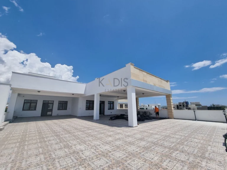 495m² Office for Sale in Limassol District