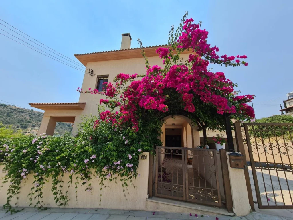 4 Bedroom House for Sale in Germasogeia, Limassol District
