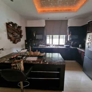 5 Bedroom House for Sale