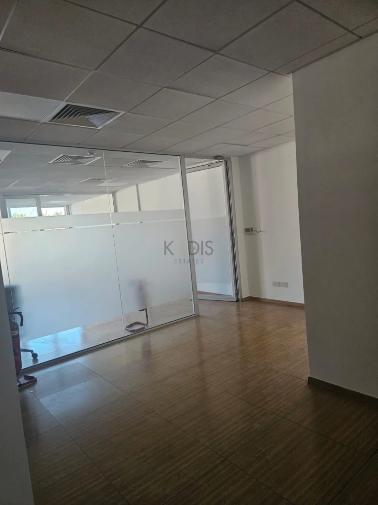 Офис 460 м² в аренду в районе Лимассола