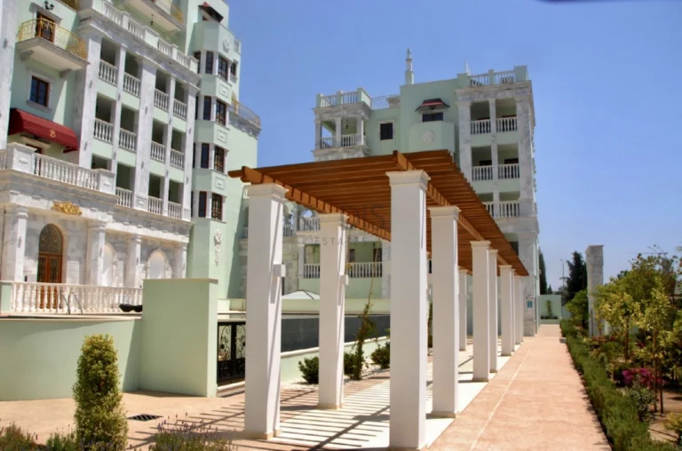 3 Bedroom Apartment for Rent in Potamos Germasogeias, Limassol District
